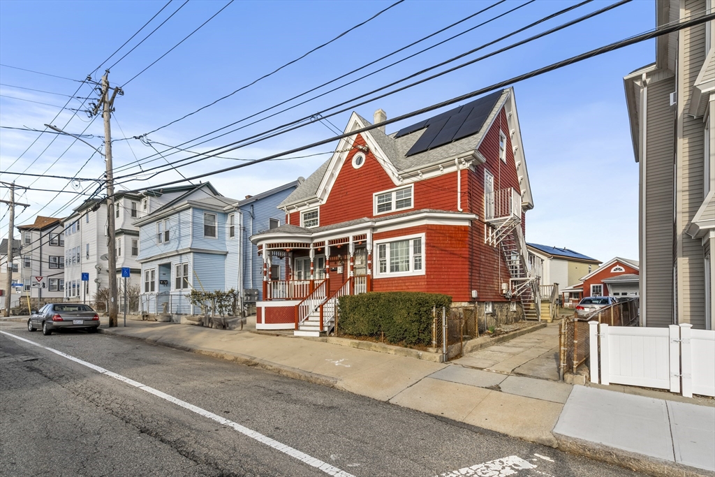 3 bed, 1 bath apartment for rent at 528 Eastern Ave Unit 2, Fall River — photo 1 of 13