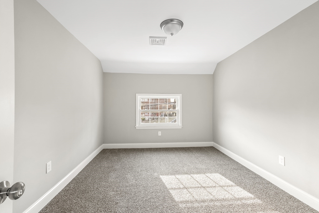 3 bed, 1 bath apartment for rent at 528 Eastern Ave Unit 2, Fall River — photo 8 of 13