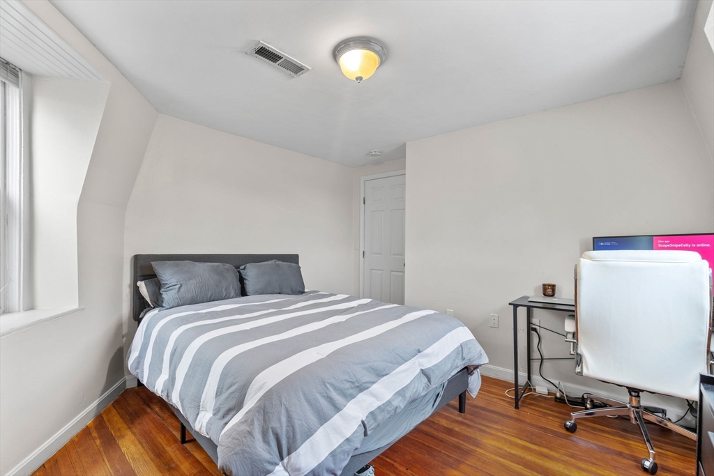 2 bed, 1 bath apartment for rent at 528 Medford Unit 3, Charlestown — photo 6 of 14