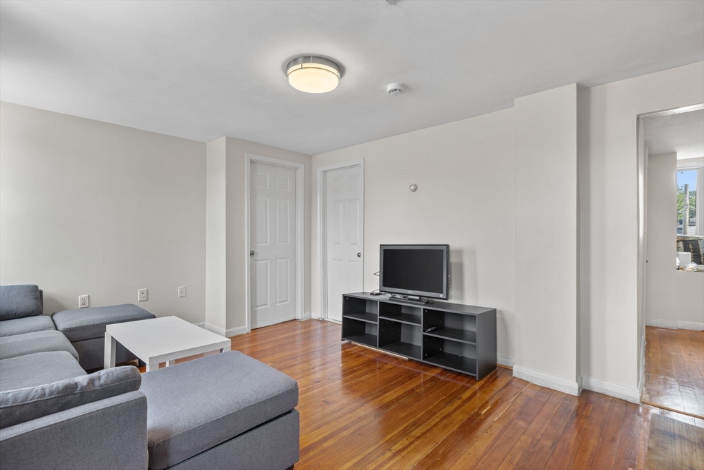 2 bed, 1 bath apartment for rent at 528 Medford Unit 3, Charlestown — photo 2 of 14