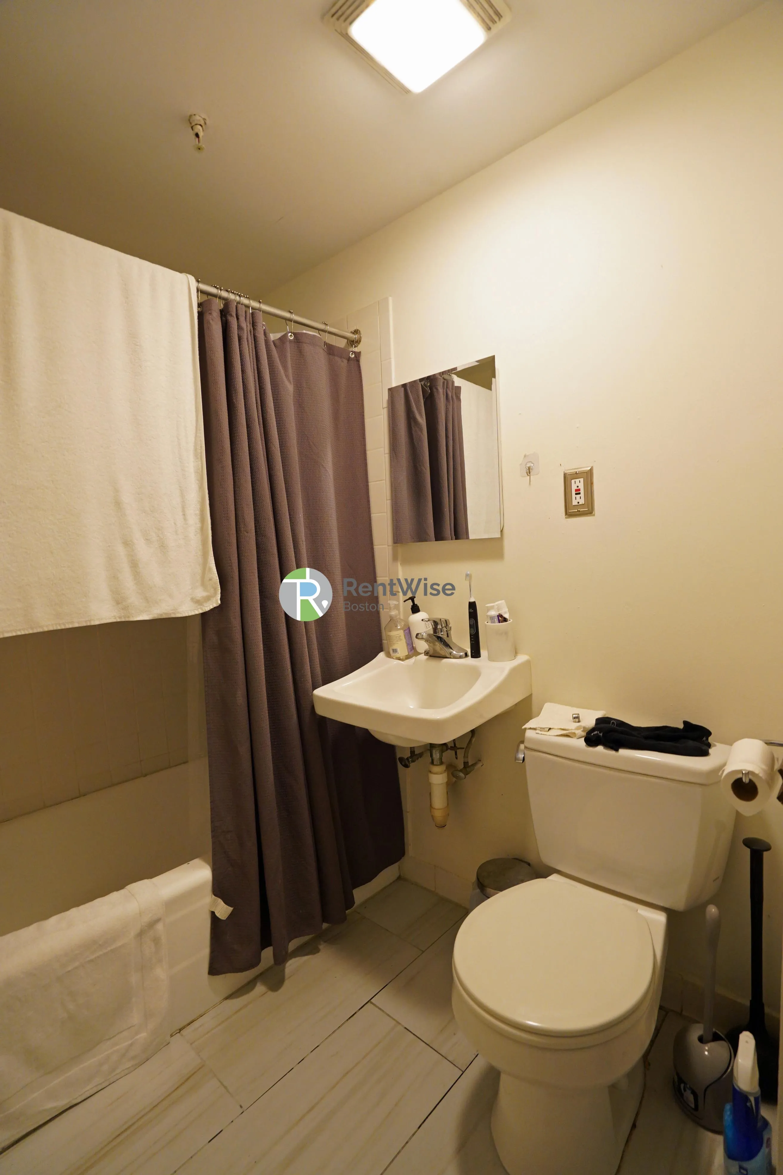 Studio bed, 1 bath apartment for rent at 529 Beacon St Unit 1, Back Bay — photo 6 of 11