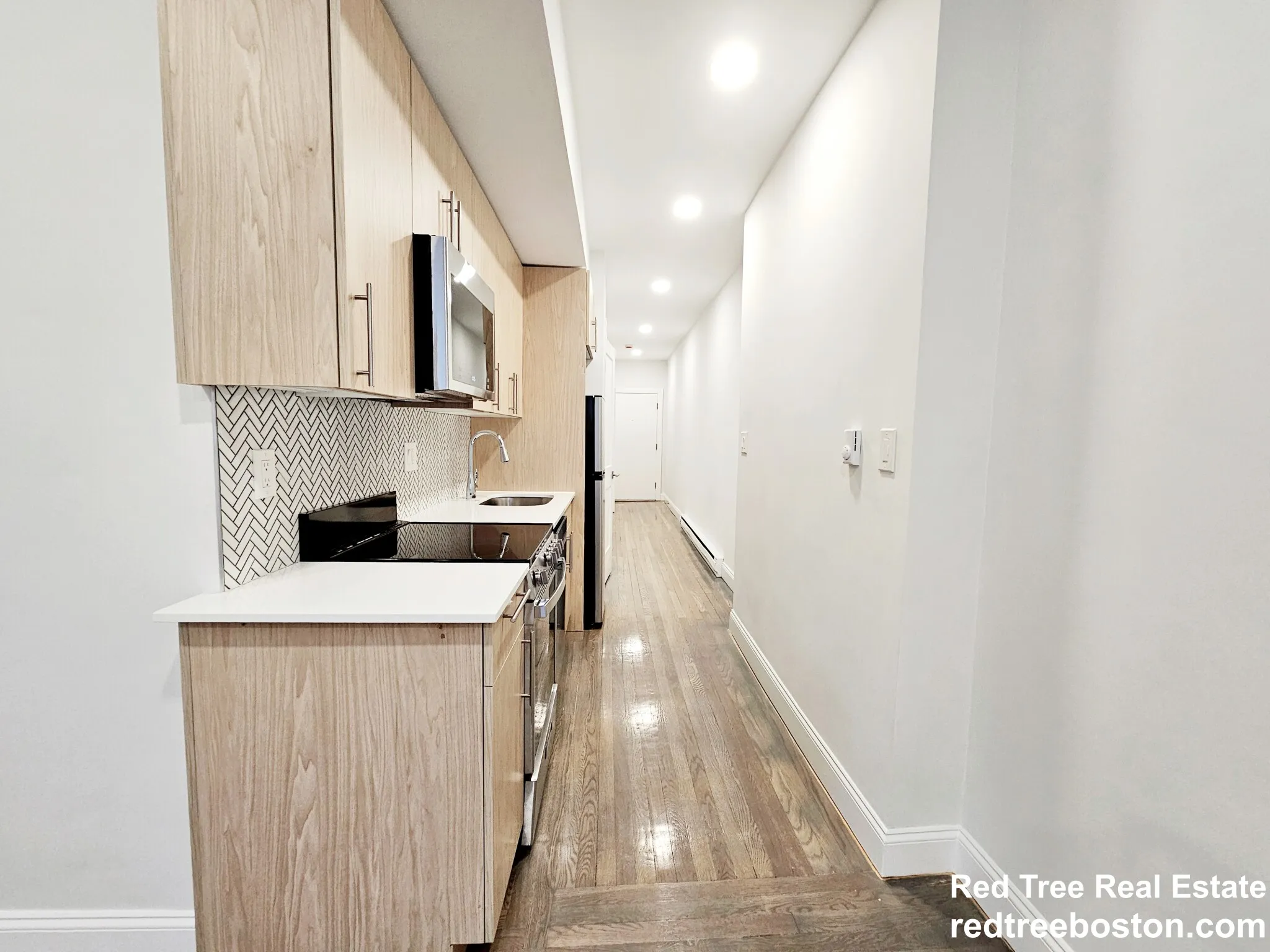 Studio bed, 1 bath apartment for rent at 529 Beacon St Unit 1, Back Bay — photo 3 of 8