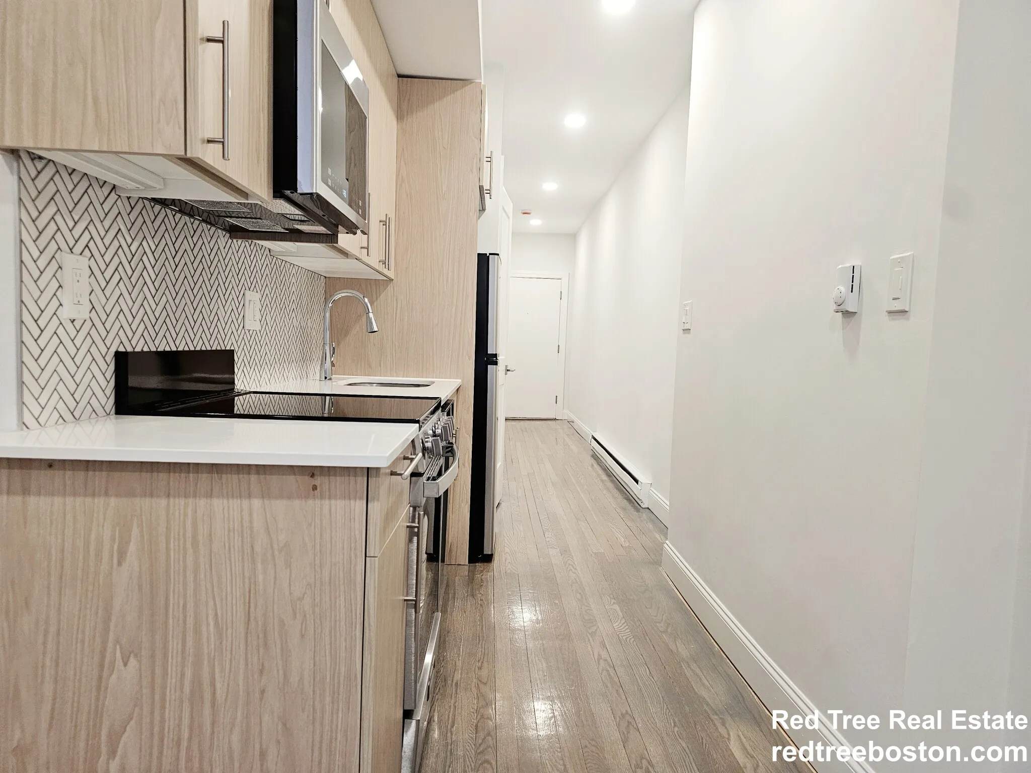 Studio bed, 1 bath apartment for rent at 529 Beacon St Unit 1, Back Bay — photo 2 of 8