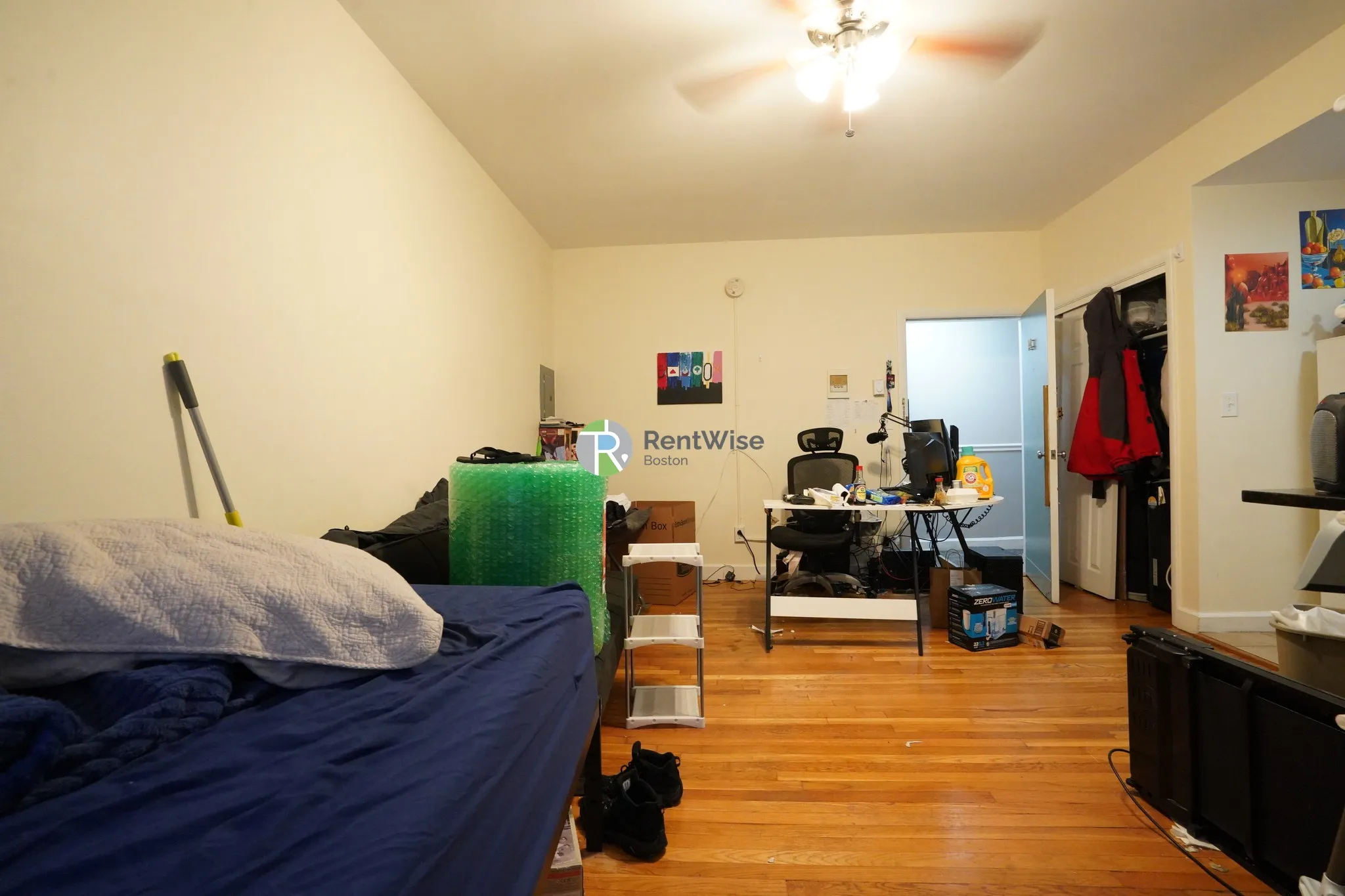 Studio bed, 1 bath apartment for rent at 529 Beacon St Unit 14, Back Bay — photo 2 of 10