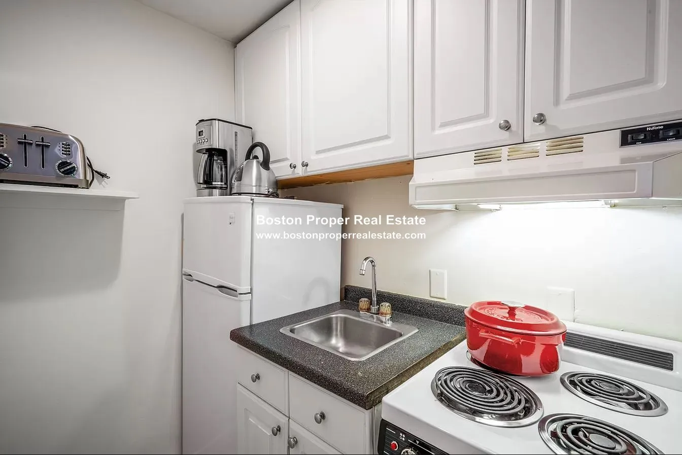 1 bed, 1 bath apartment for rent at 529 Beacon St Unit 17, Back Bay — photo 5 of 12