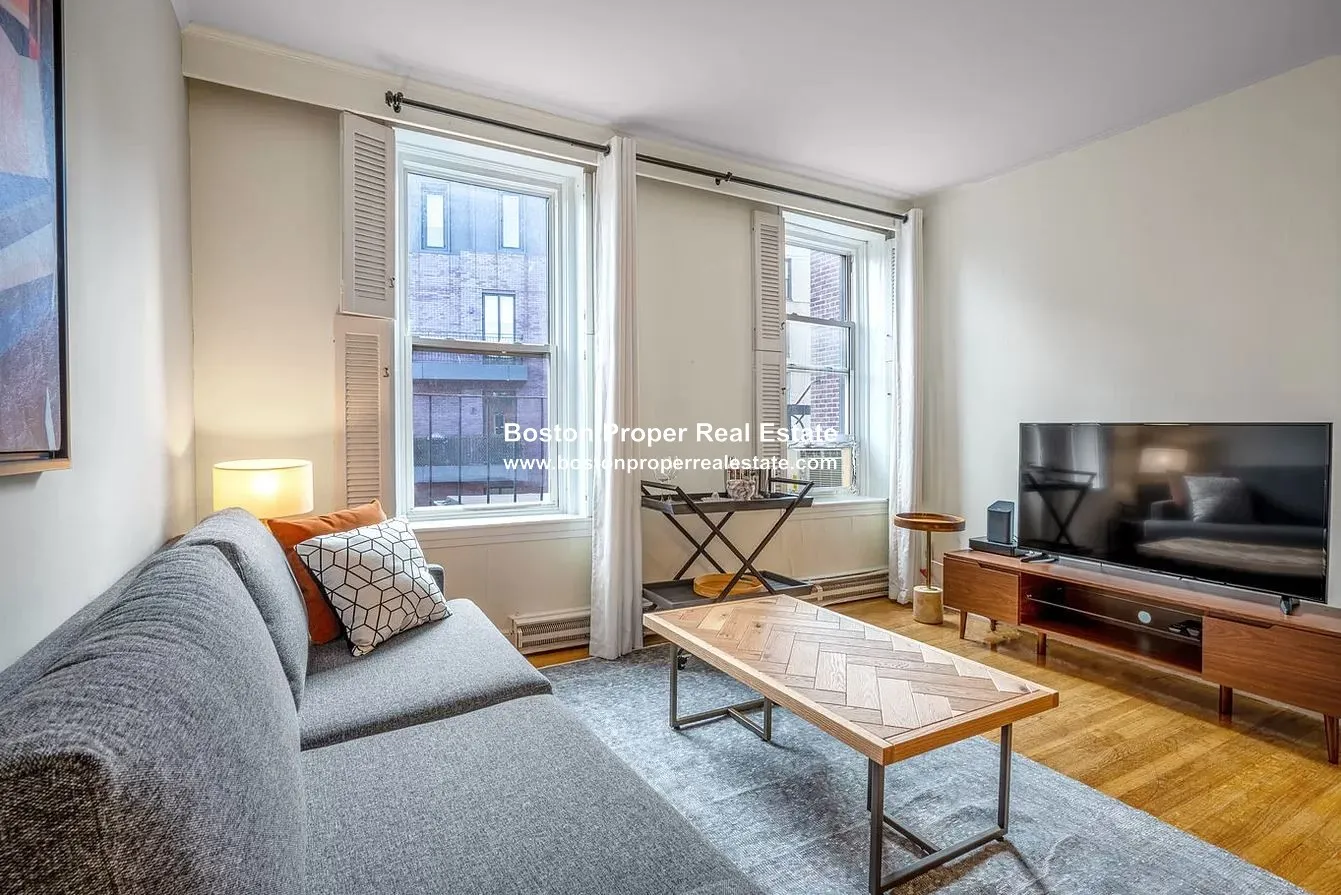 1 bed, 1 bath apartment for rent at 529 Beacon St Unit 17, Back Bay — photo 1 of 12