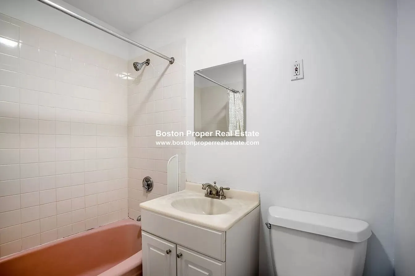1 bed, 1 bath apartment for rent at 529 Beacon St Unit 17, Back Bay — photo 9 of 12