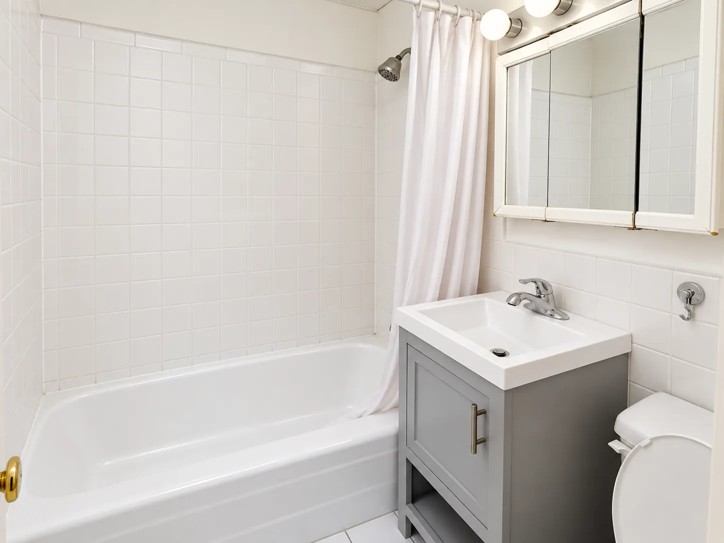 Studio bed, 1 bath apartment for rent at 529 Beacon St Unit 1O, Back Bay — photo 4 of 7