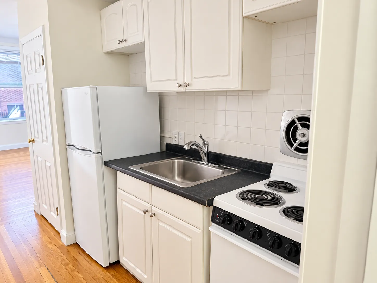 Studio bed, 1 bath apartment for rent at 529 Beacon St Unit 1O, Back Bay