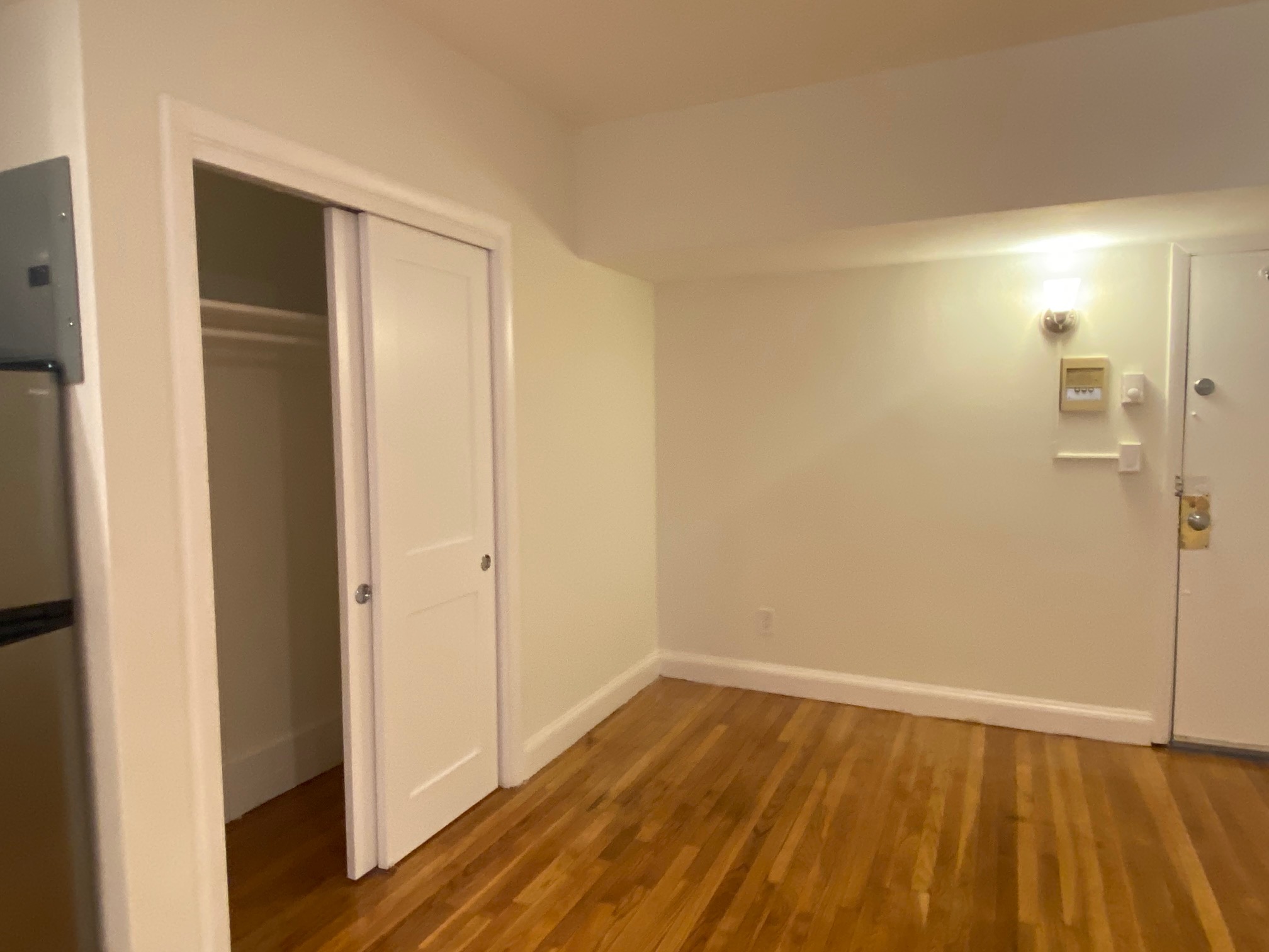 Studio bed, 1 bath apartment for rent at 529 Beacon St Unit 3, Back Bay — photo 8 of 10
