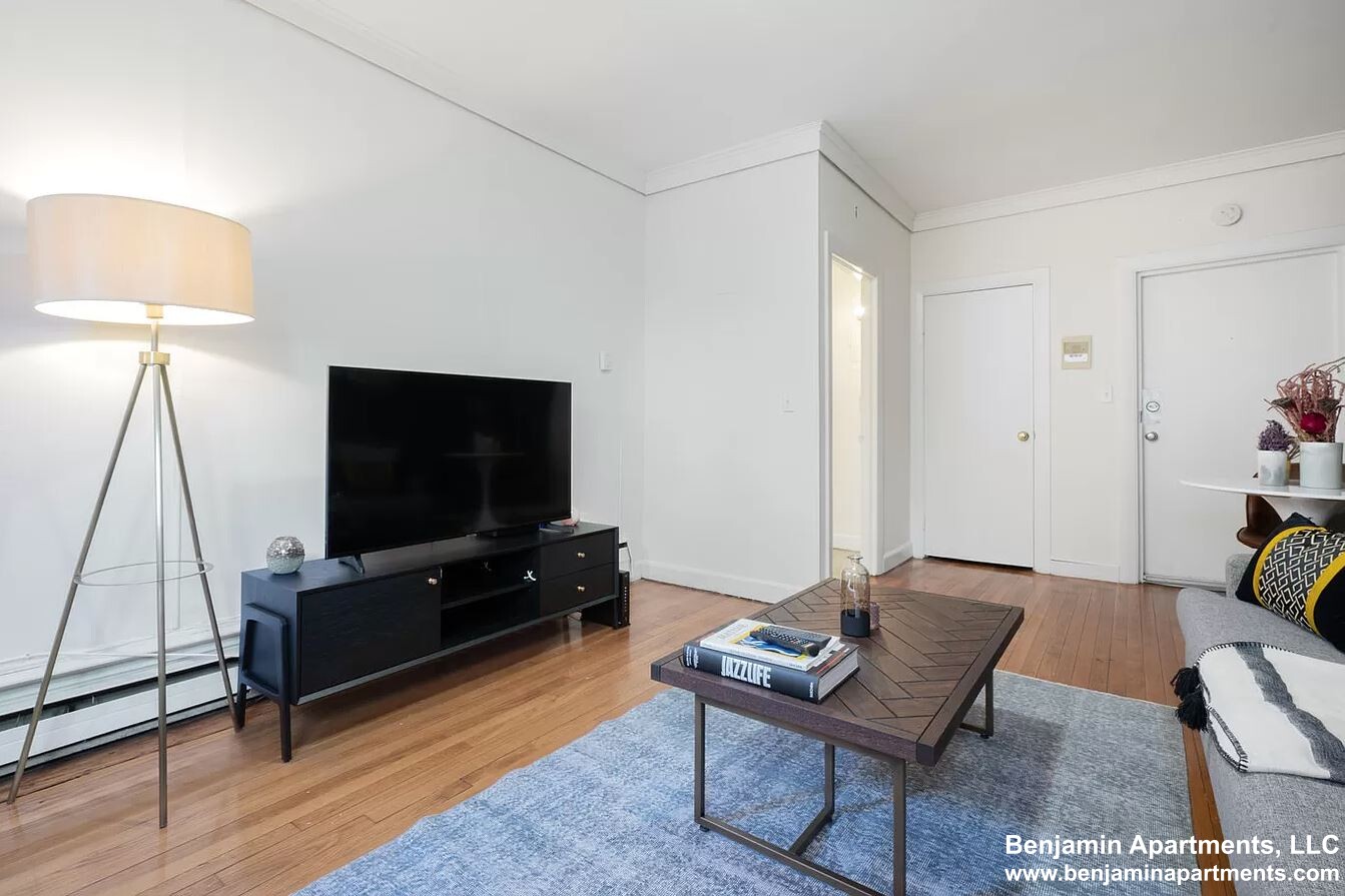 1 bed, 1 bath apartment for rent at 529 Beacon St Unit 4O, Back Bay — photo 2 of 7