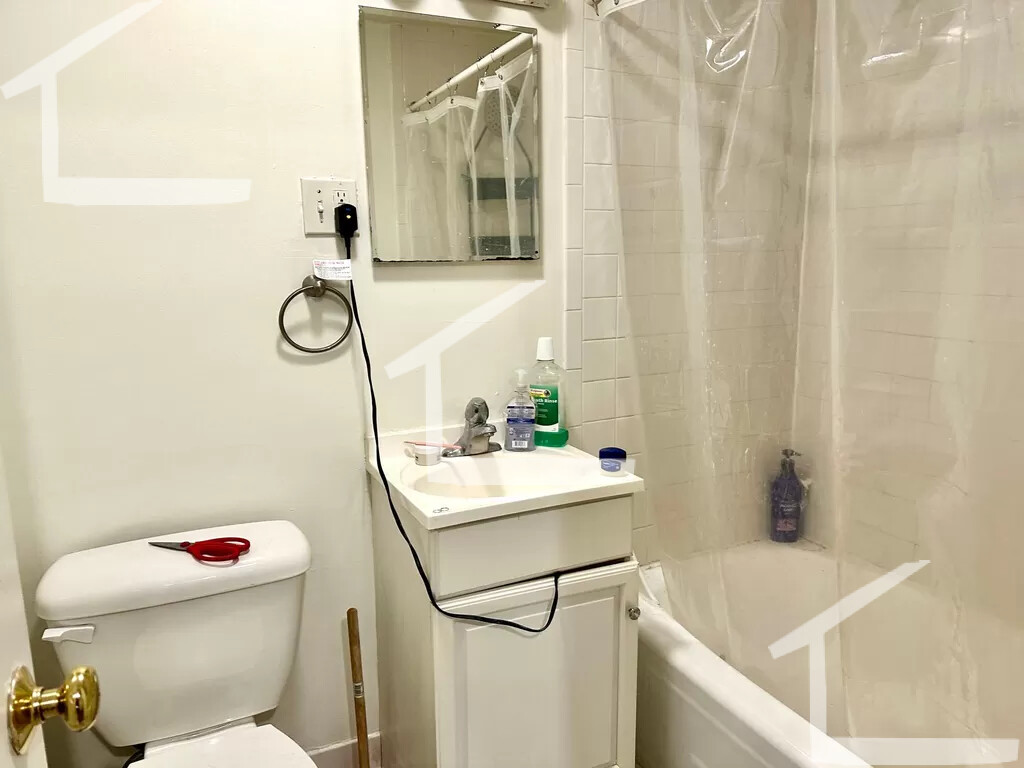 Studio bed, 1 bath apartment for rent at 529 Beacon St Unit 5, Back Bay — photo 2 of 6