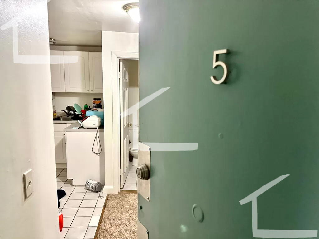 Studio bed, 1 bath apartment for rent at 529 Beacon St Unit 5, Back Bay — photo 6 of 6