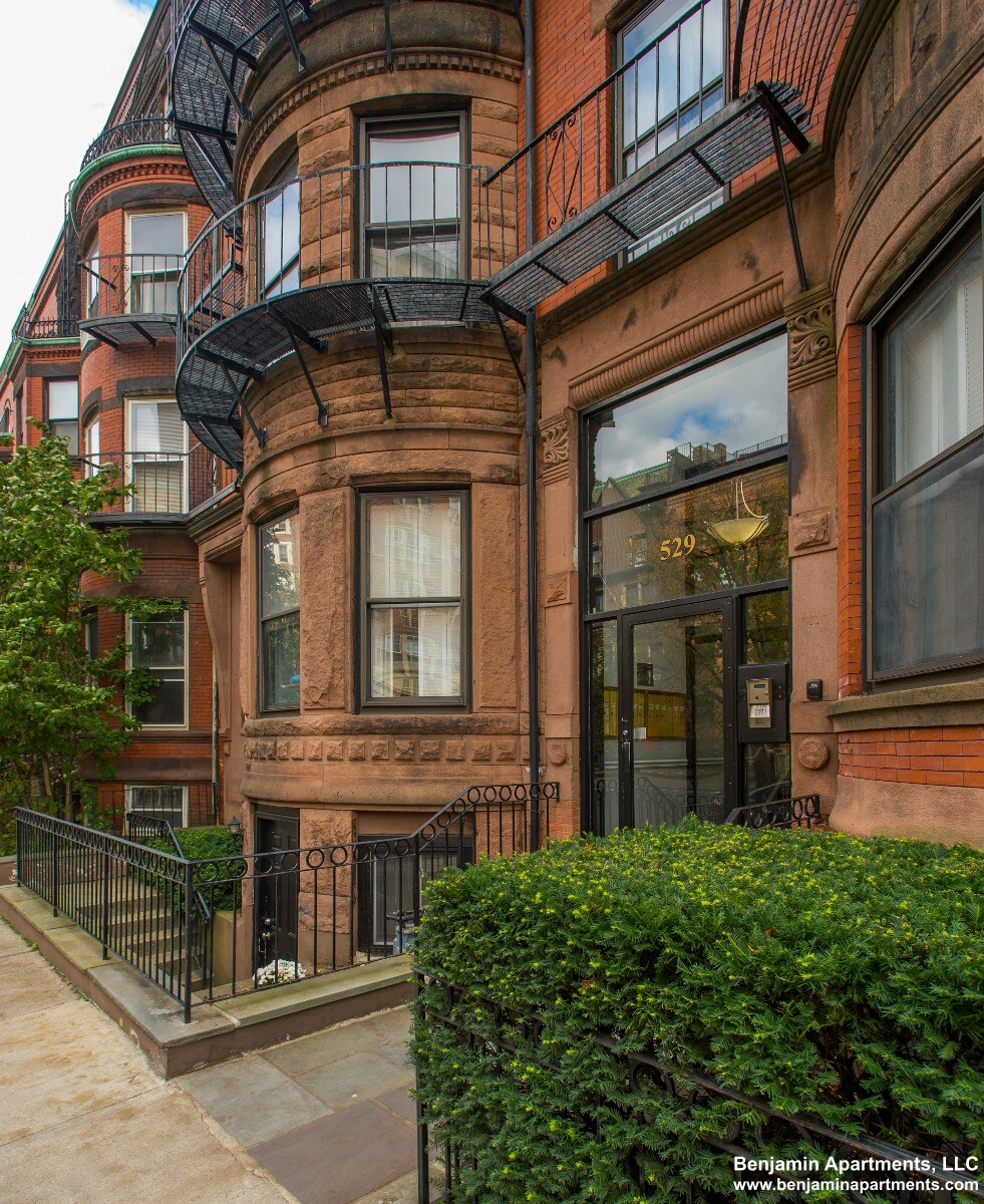 1 bed, 1 bath apartment for rent at 529 Beacon St Unit 8, Back Bay — photo 15 of 16