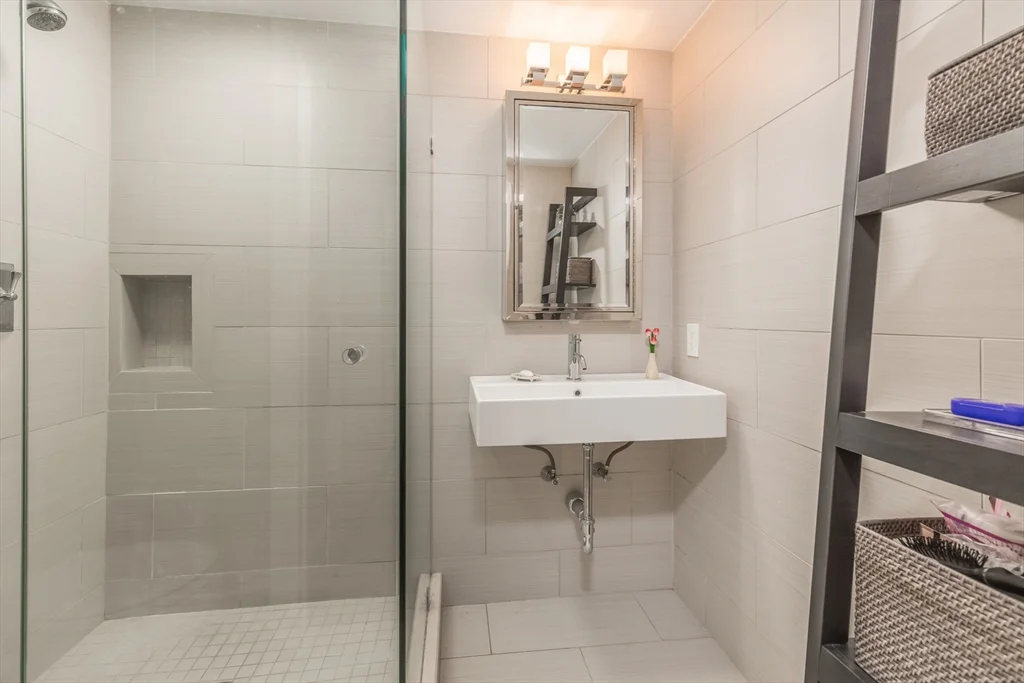 1 bed, 1 bath apartment for rent at 529 Columbus Ave Unit 14, South End — photo 11 of 17