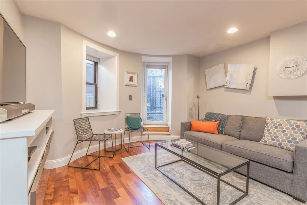 1 bed, 1 bath apartment for rent at 529 Columbus Ave Unit 14, South End — photo 2 of 17