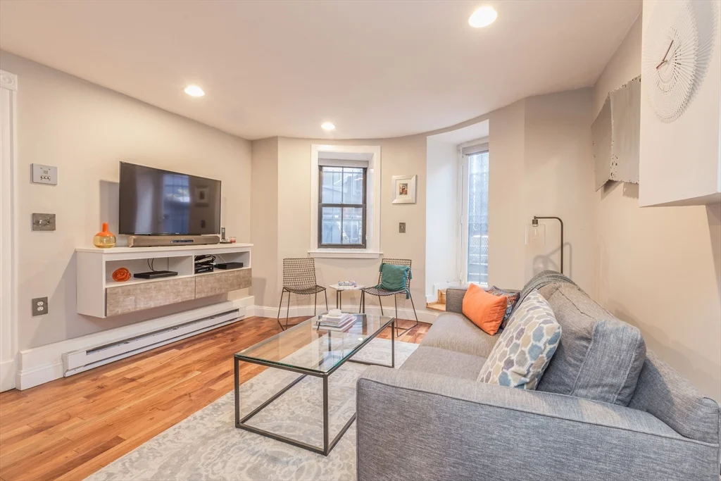 1 bed, 1 bath apartment for rent at 529 Columbus Ave Unit 14, South End — photo 1 of 17