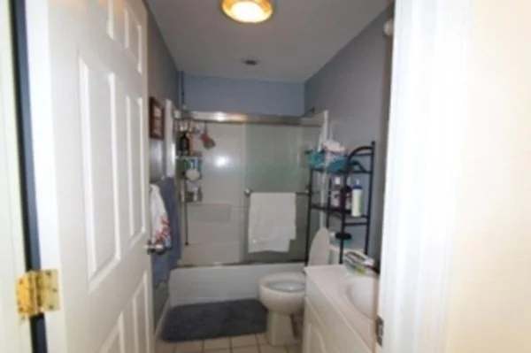 5 bed, 2 bath apartment for rent at 529 Newbury St Unit 1, Fenway — photo 12 of 14
