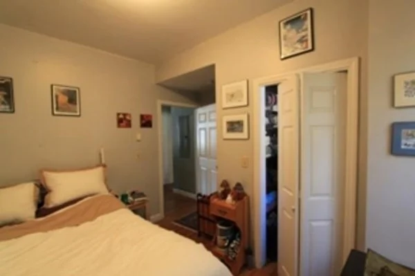 5 bed, 2 bath apartment for rent at 529 Newbury St Unit 1, Fenway — photo 5 of 14