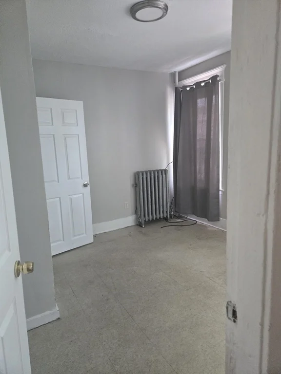 3 bed, 1 bath apartment for rent at 529 Union St Unit 1L, Springfield — photo 8 of 12