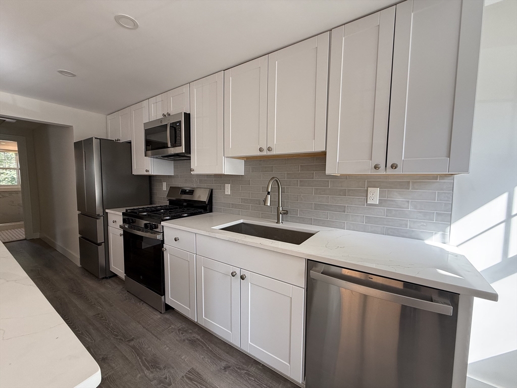 1 bed, 1 bath apartment for rent at 5297 Washington St Unit 1, West Roxbury — photo 5 of 15
