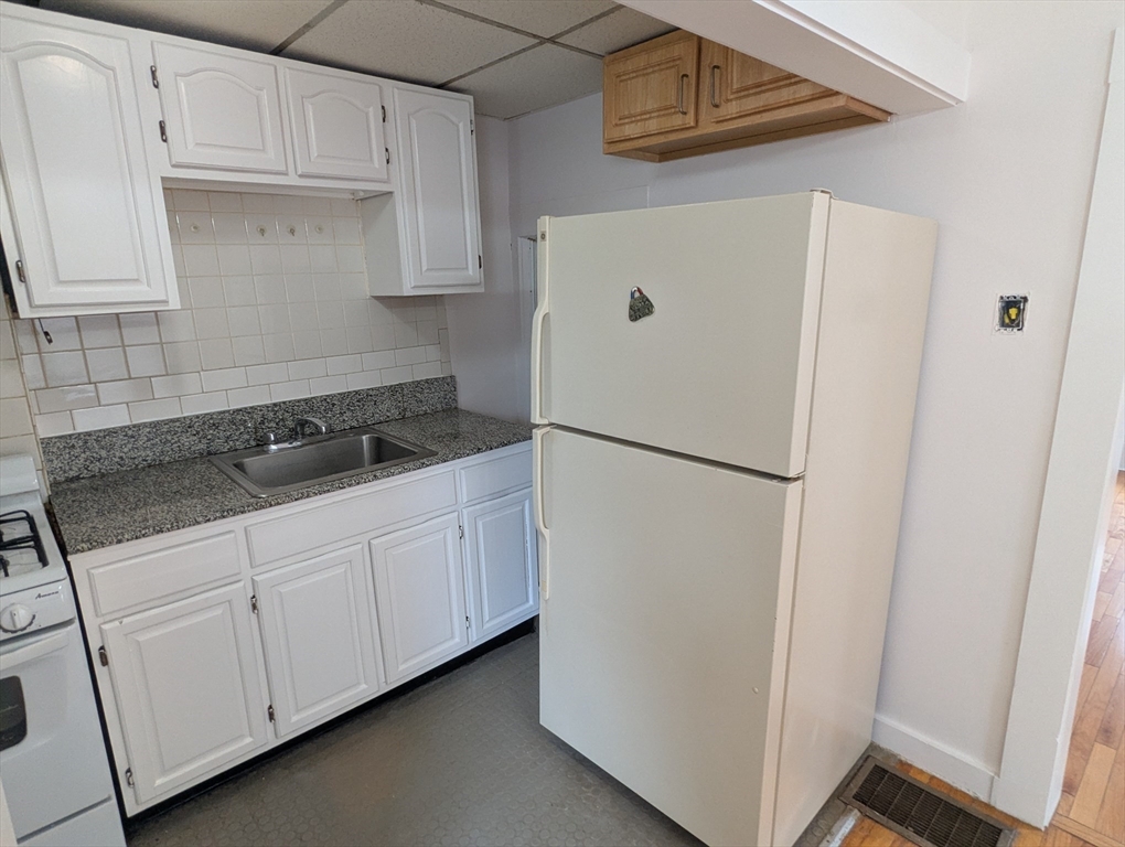 2 bed, 1 bath apartment for rent at 53 Archdale Rd Unit 53, Roslindale — photo 9 of 11