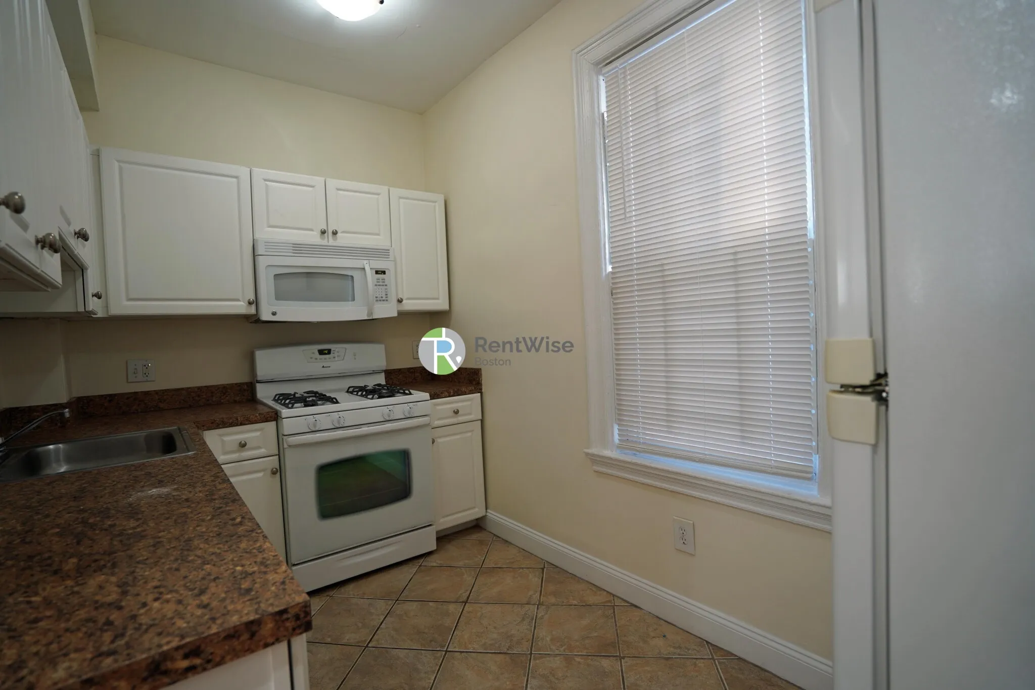 2 bed, 2 bath apartment for rent at 53 Ashford St Unit 2, Allston — photo 5 of 18