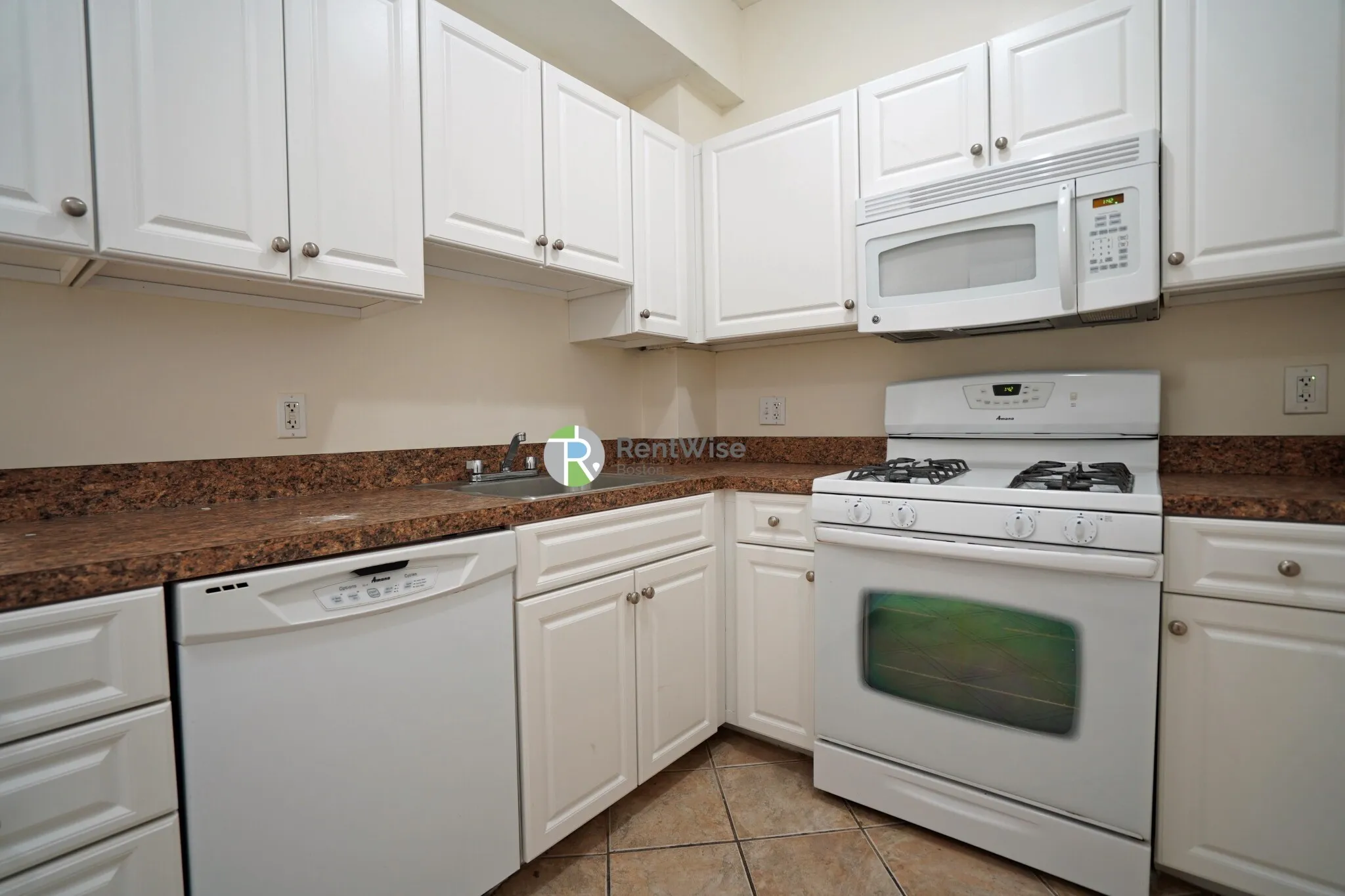 2 bed, 2 bath apartment for rent at 53 Ashford St Unit 2, Allston — photo 6 of 18
