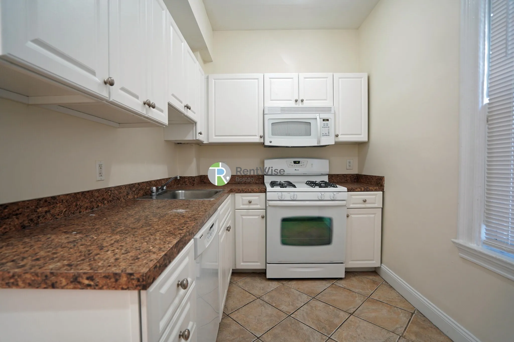2 bed, 2 bath apartment for rent at 53 Ashford St Unit 2, Allston — photo 4 of 18