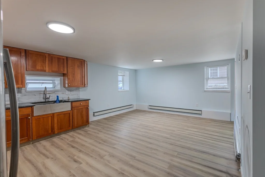 3 bed, 1 bath apartment for rent at 53 Berkley St Unit A, Taunton — photo 4 of 32