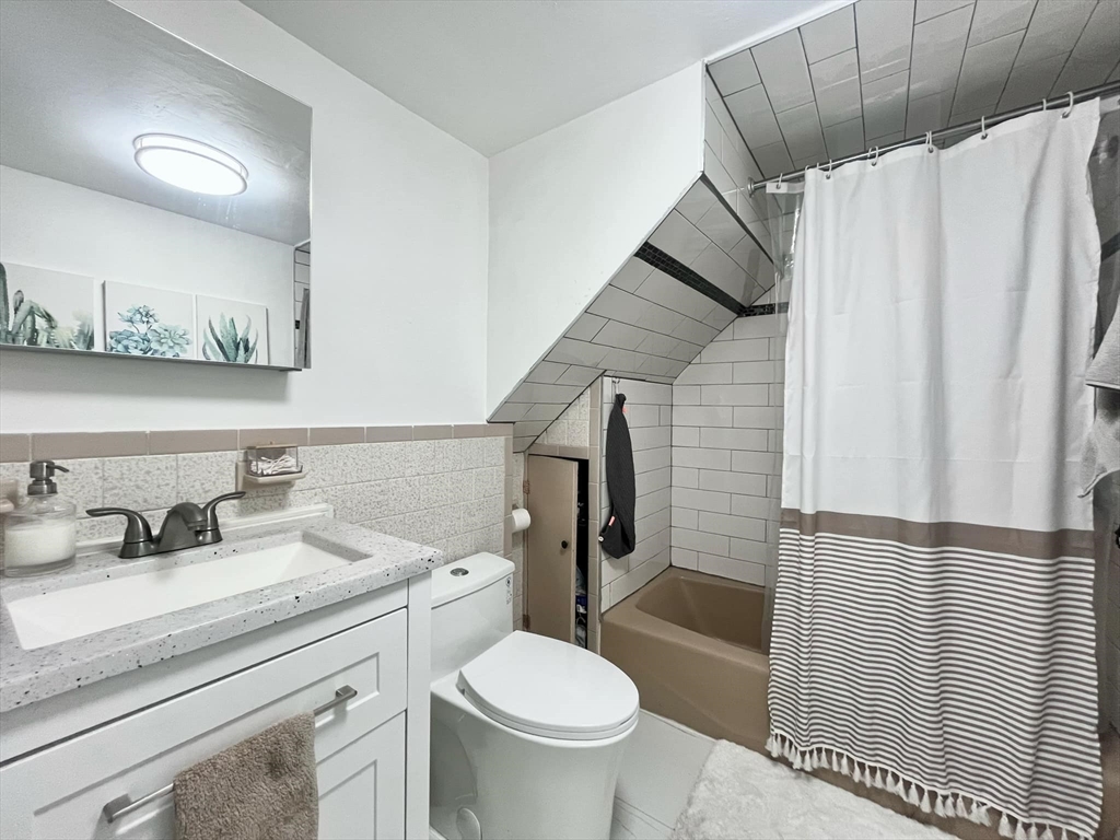 2 bed, 1 bath apartment for rent at 53 Bow Unit 1, Union Square — photo 21 of 30