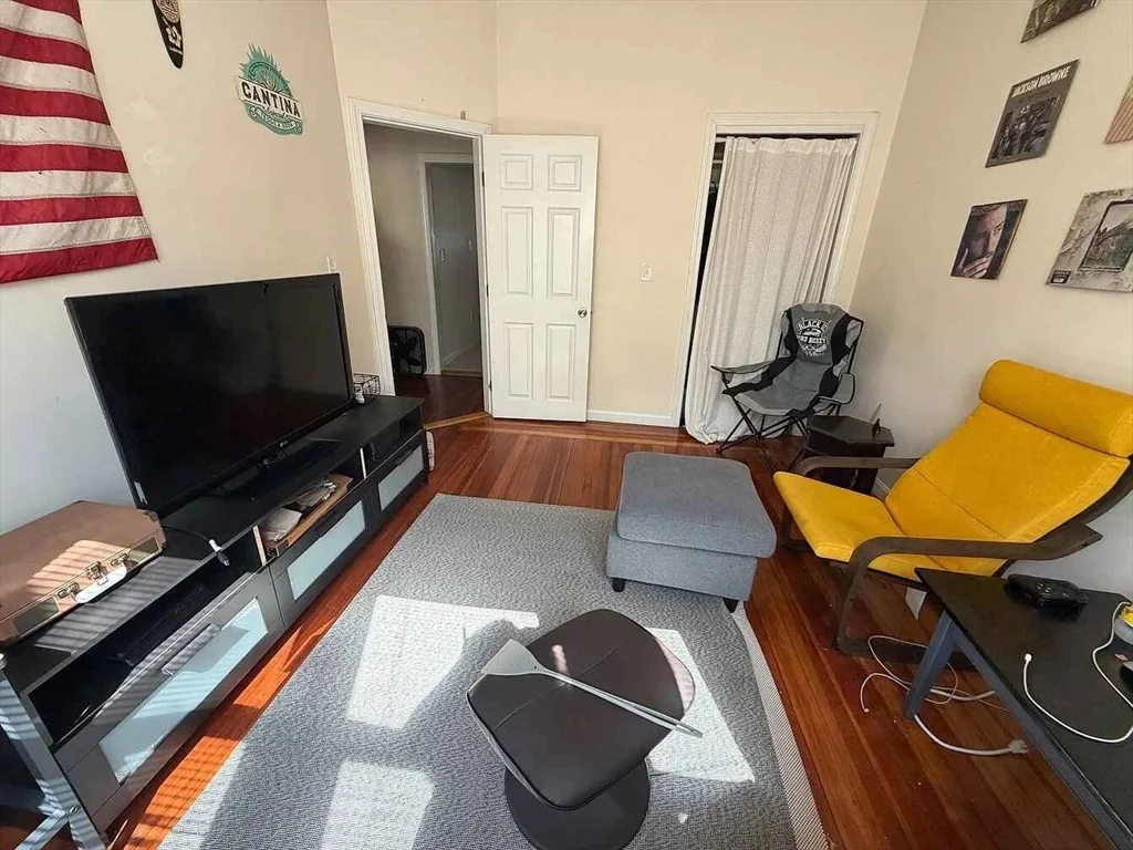 3 bed, 1 bath apartment for rent at 53 Brackett St Unit 2, Brighton