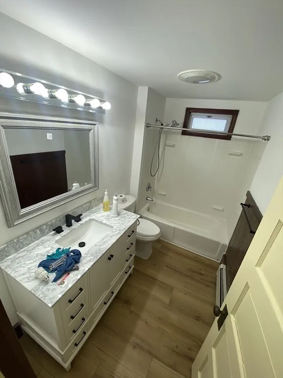 3 bed, 1 bath apartment for rent at 53 Cascade St Unit 1, Fitchburg — photo 4 of 9