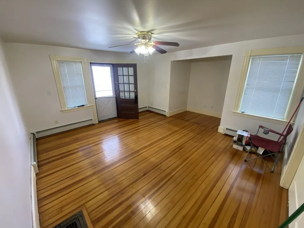 3 bed, 1 bath apartment for rent at 53 Cascade St Unit 1, Fitchburg — photo 2 of 9