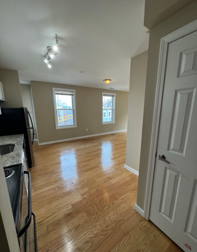 1 bed, 1 bath apartment for rent at 53 Chelsea St Unit 2B, East Boston — photo 3 of 10
