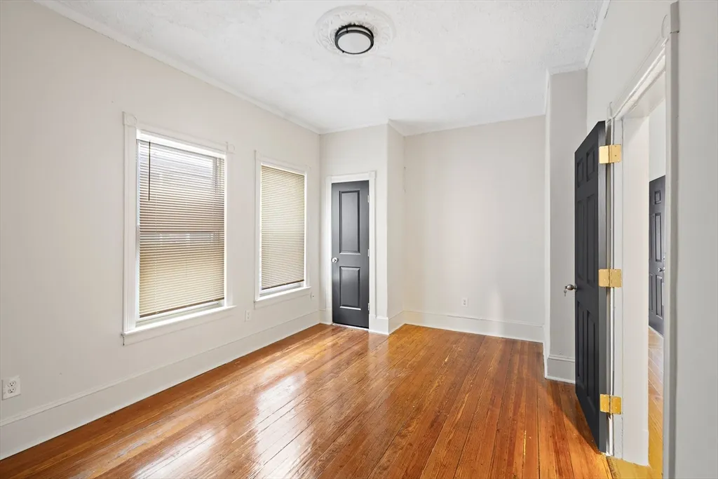 4 bed, 1 bath apartment for rent at 53 Copeland St Unit 2, Roxbury — photo 6 of 15