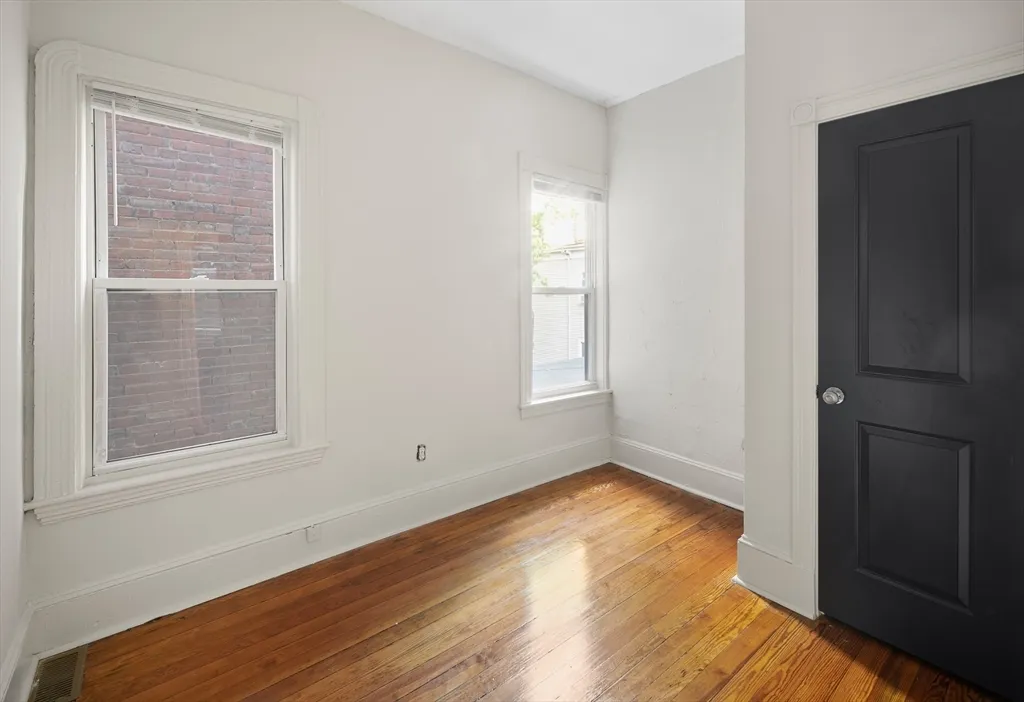 4 bed, 1 bath apartment for rent at 53 Copeland St Unit 2, Roxbury — photo 5 of 15