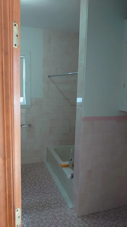 2 bed, 1 bath apartment for rent at 53 Dean Unit 1, Everett — photo 18 of 27