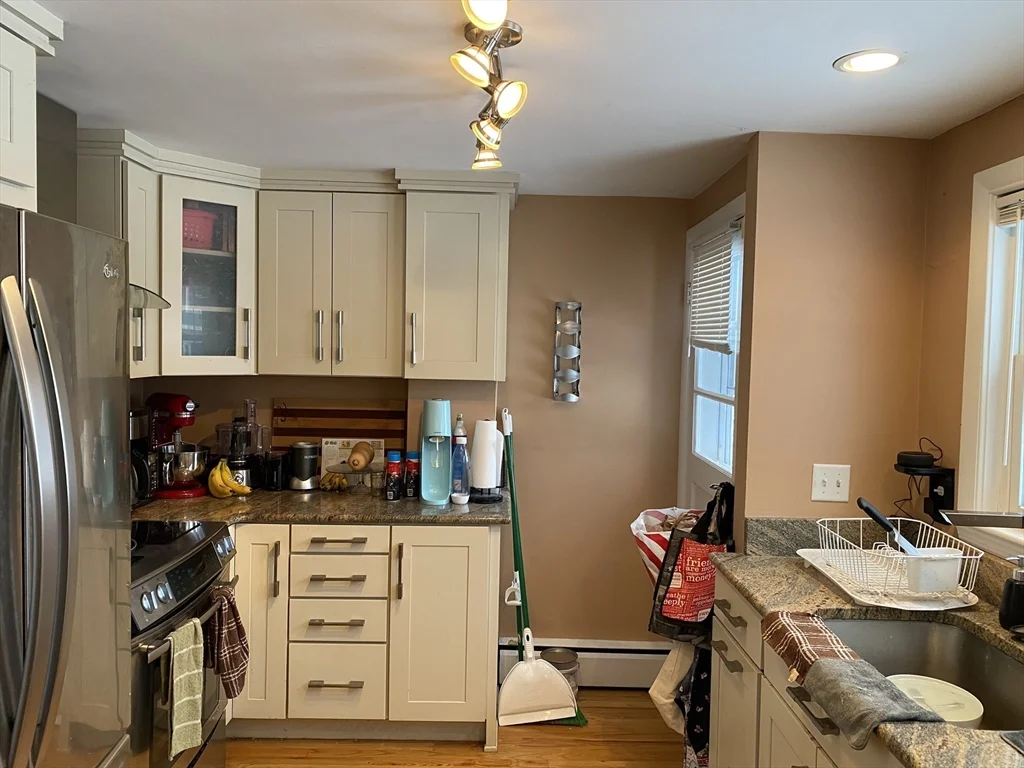 3 bed, 2 bath apartment for rent at 53 Dickson Ave, Arlington — photo 3 of 28