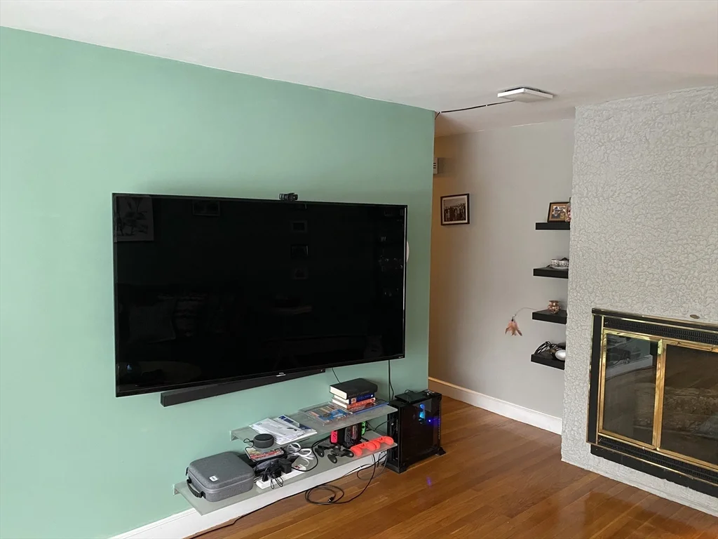 3 bed, 2 bath apartment for rent at 53 Dickson Ave, Arlington — photo 9 of 28