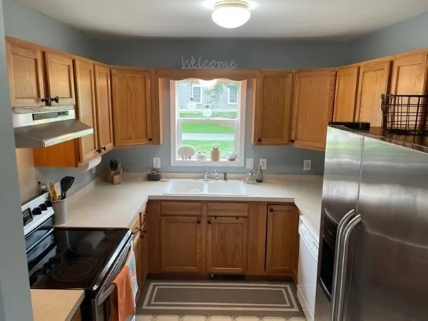 3 bed, 2 bath apartment for rent at 53-E Cummings Ln Unit WINTER RENT, South Westport — photo 13 of 25