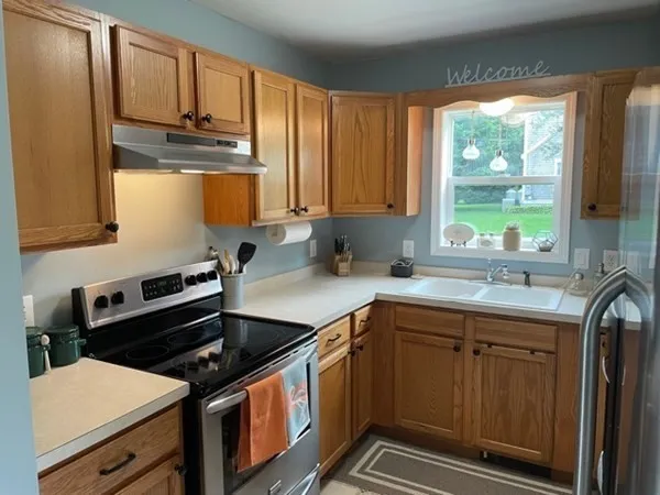 3 bed, 2 bath apartment for rent at 53-E Cummings Ln Unit WINTER RENT, South Westport — photo 11 of 25