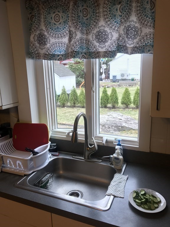 4 bed, 2 bath apartment for rent at 53 Elinor Rd, Newton Highlands — photo 7 of 29