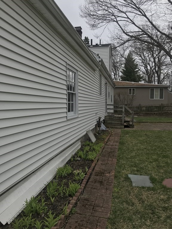 4 bed, 2 bath apartment for rent at 53 Elinor Rd, Newton Highlands — photo 27 of 29