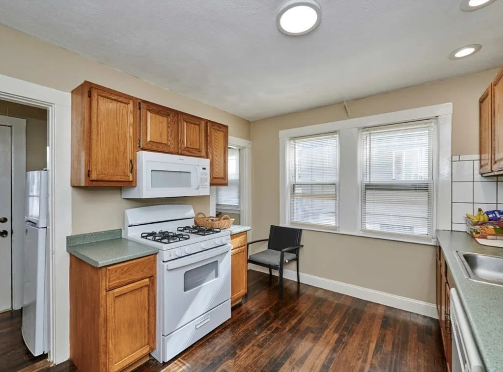 2 bed, 1 bath apartment for rent at 53 Fairfax St Unit 1, Teele Square — photo 6 of 15