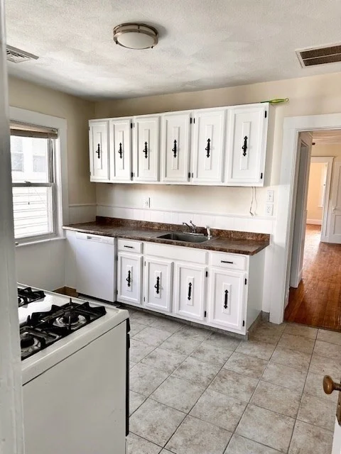 3 bed, 1 bath apartment for rent at 53 Fairfax St Unit 2, West Somerville — photo 20 of 29