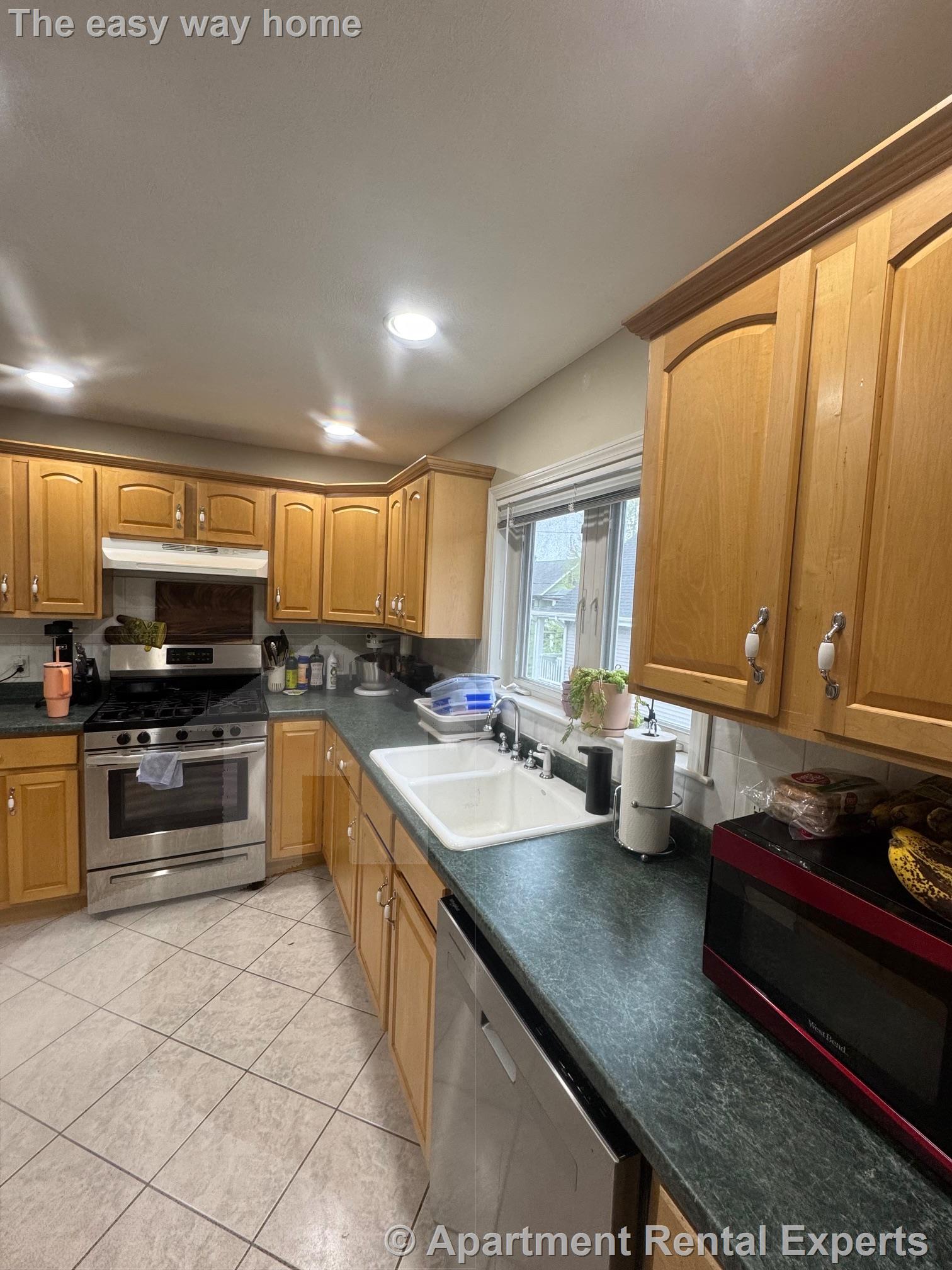 2 bed, 1 bath apartment for rent at 53 Farragut Ave Unit 2, Teele Square — photo 16 of 18