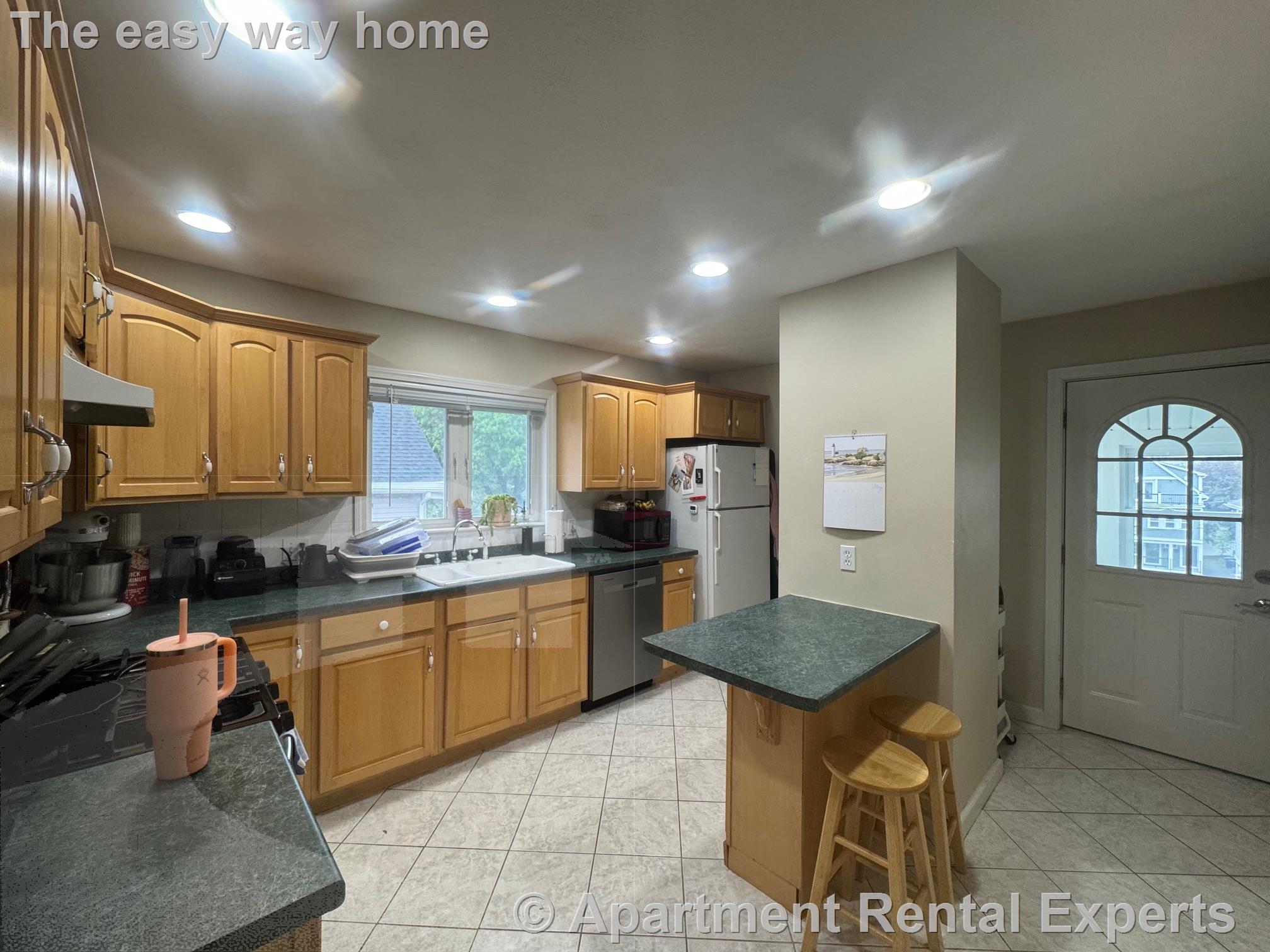 2 bed, 1 bath apartment for rent at 53 Farragut Ave Unit 2, Teele Square — photo 13 of 18