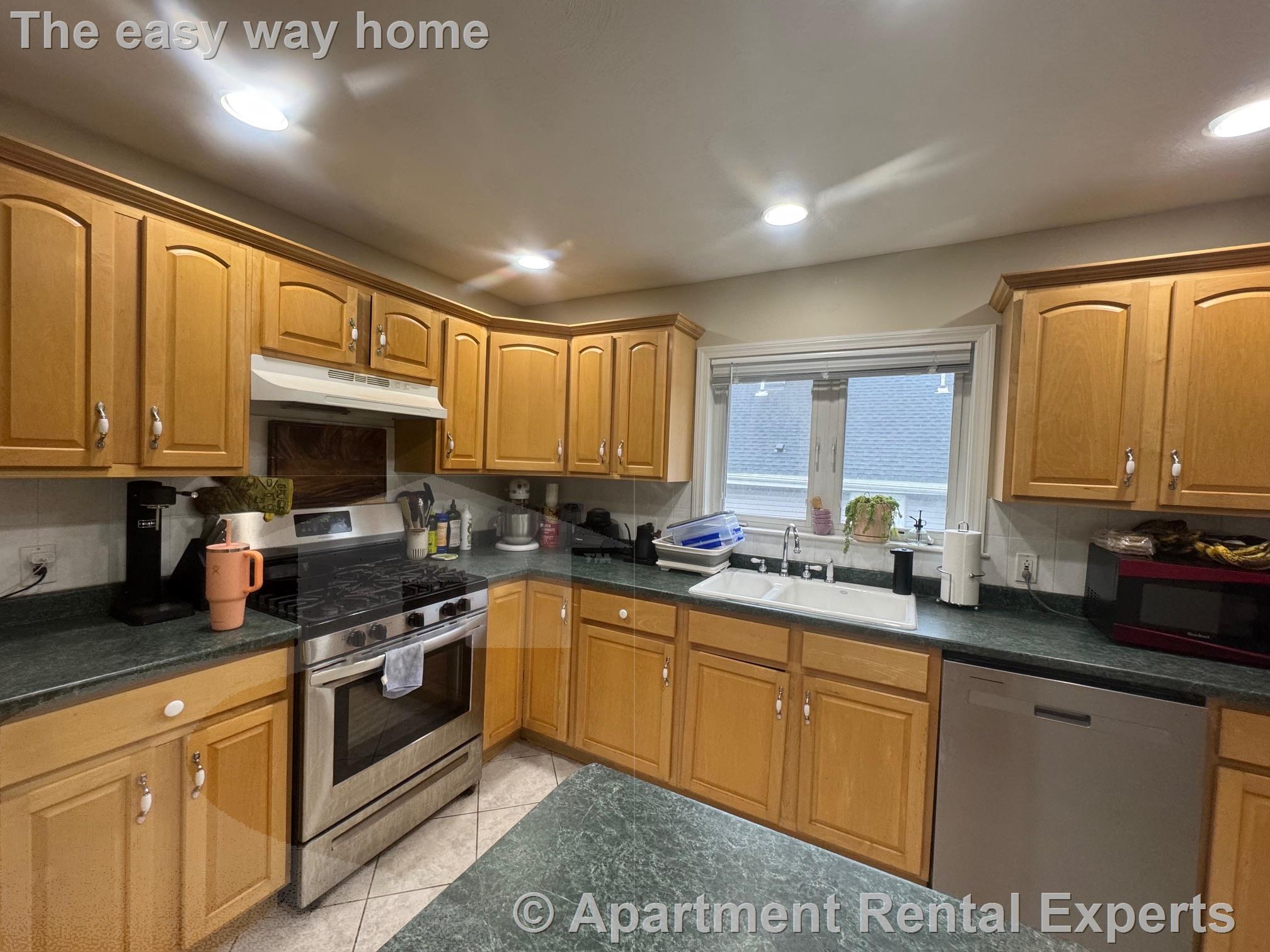 2 bed, 1 bath apartment for rent at 53 Farragut Ave Unit 2, Teele Square — photo 14 of 18