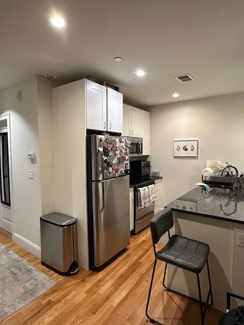 3 bed, 1 bath apartment for rent at 53 Fort Ave Unit 3, Roxbury — photo 3 of 13
